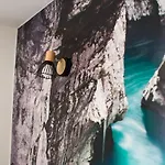 Alex Bumblebee Lägenhet