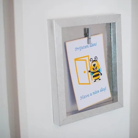 Alex Bumblebee Apartman *