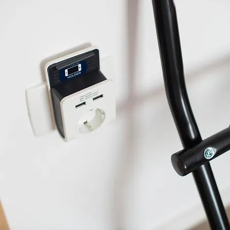 Alex Bumblebee Daire Bled